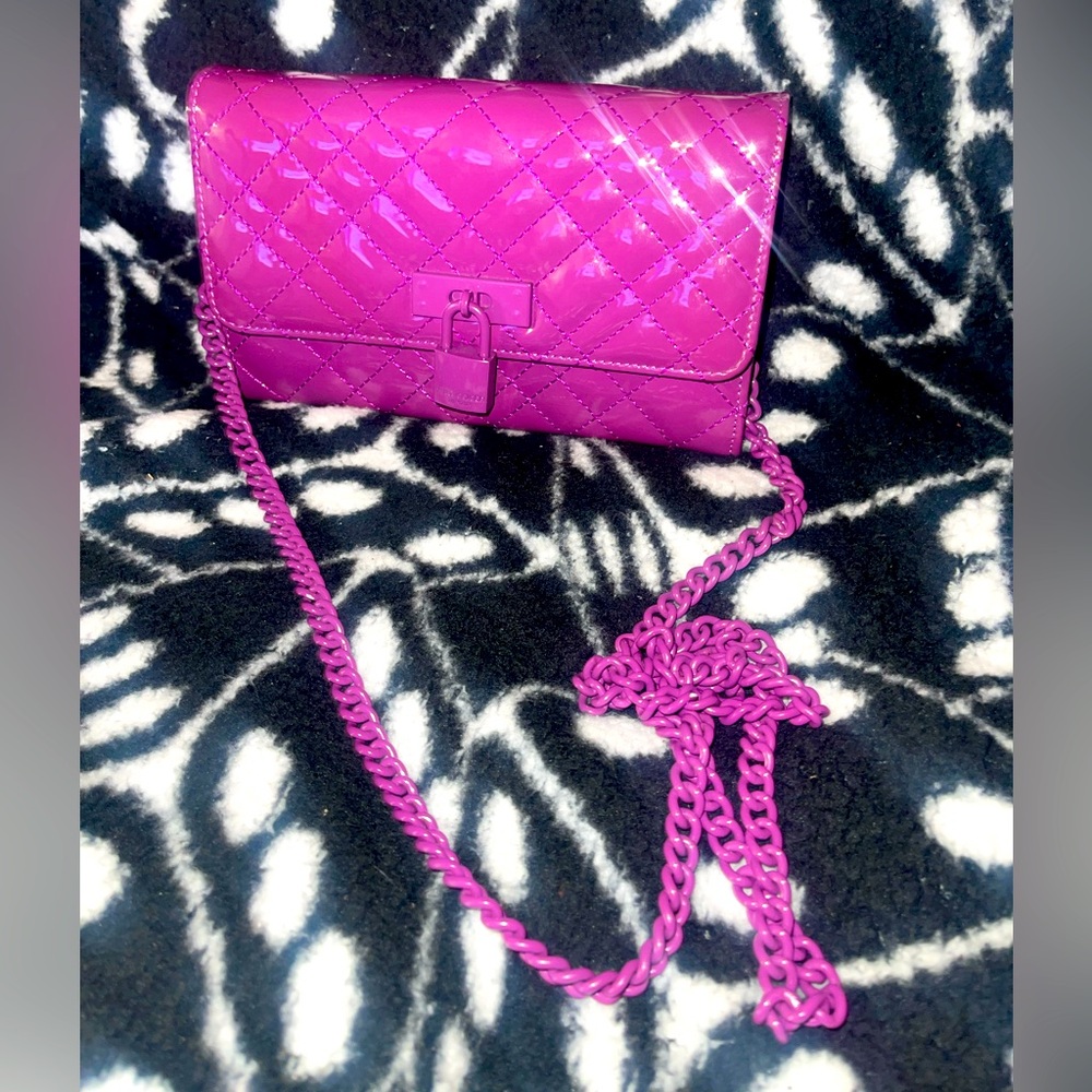 EUC Kurt Geiger London Brixton Wallet On A Chain - Picture 1 of 9
